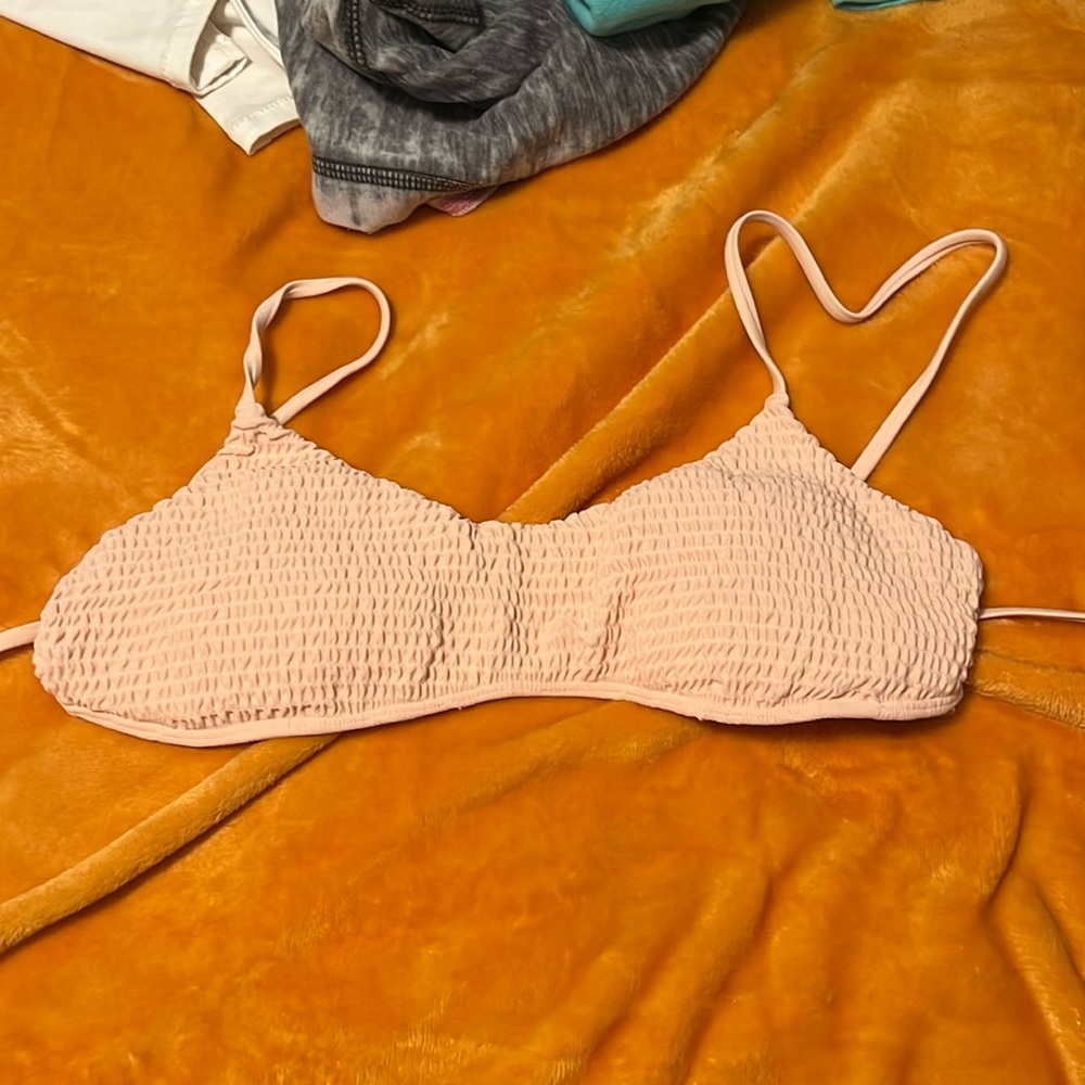 hollister bikini top size xs